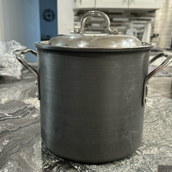 16 Piece Calphalon Non-Stick Hard Anodized Cookware Set - Picture 11 of 14